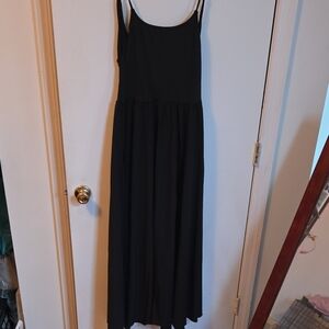 HALARA Classic Black Maxi Dress